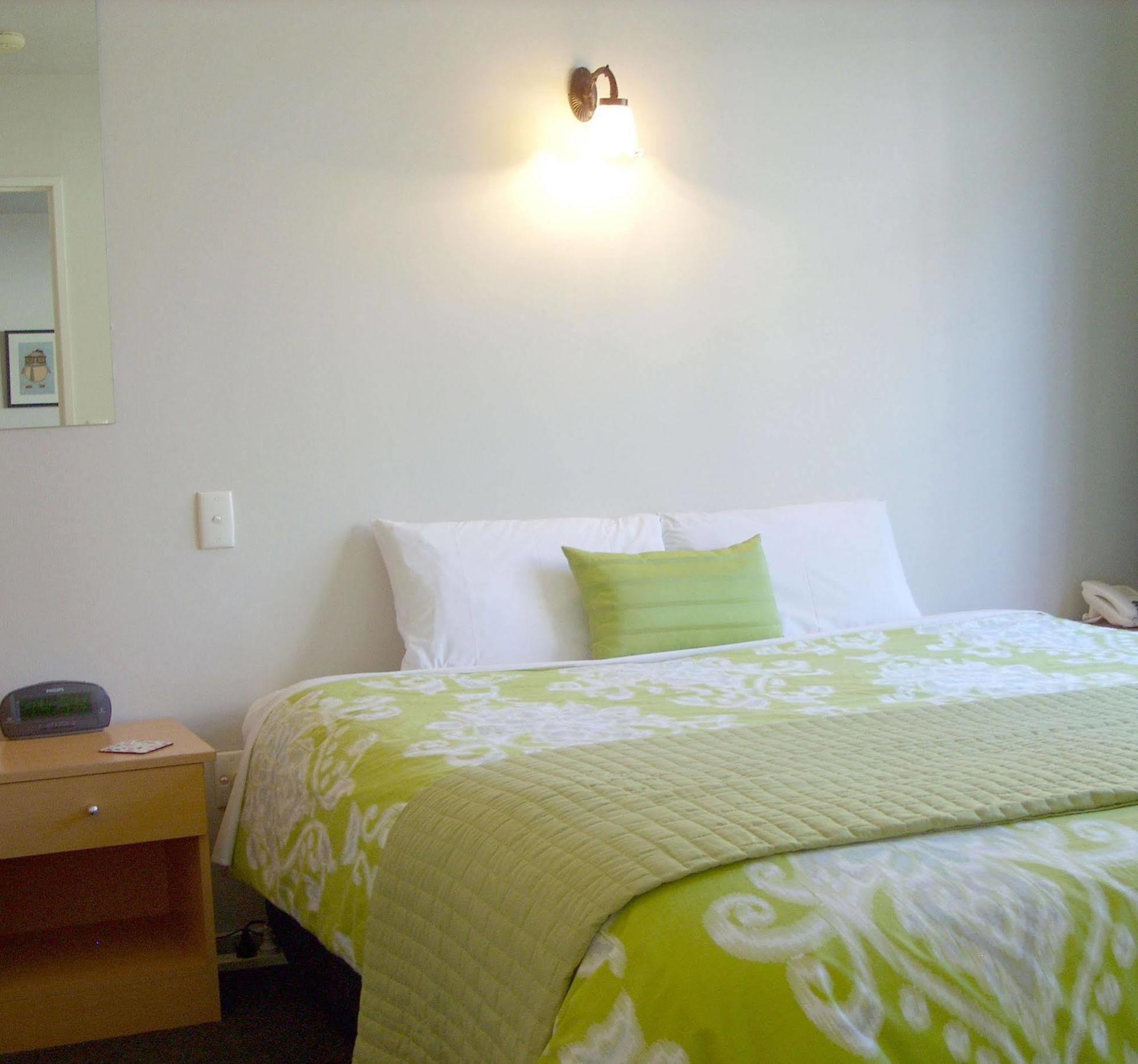 Tudor Court Motel Christchurch Esterno foto