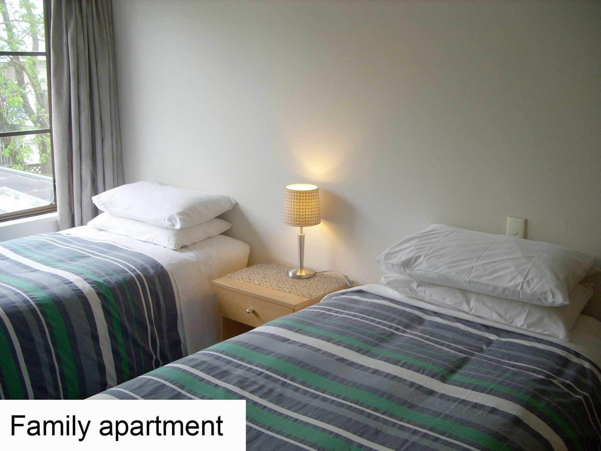 Tudor Court Motel Christchurch Esterno foto