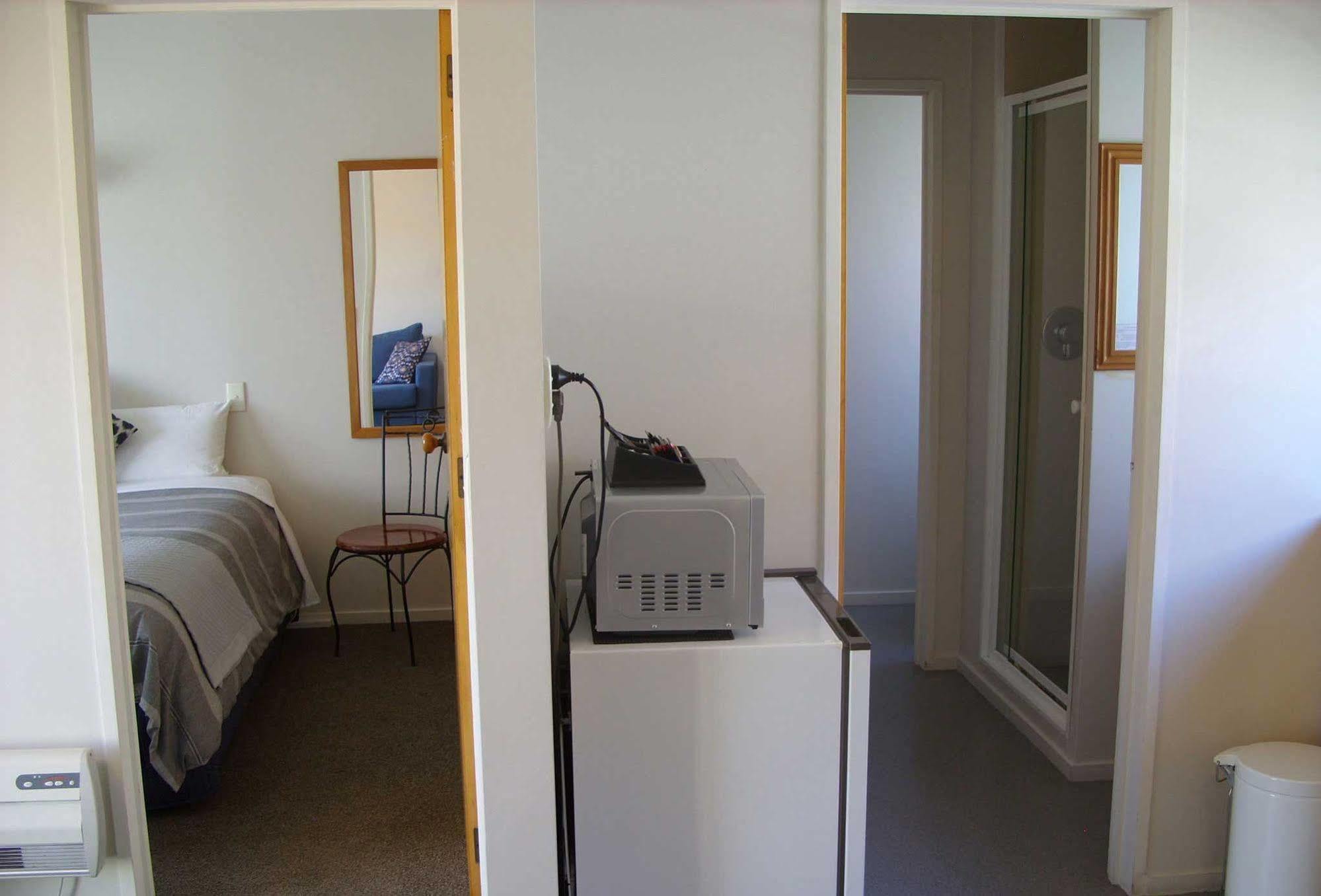 Tudor Court Motel Christchurch Esterno foto