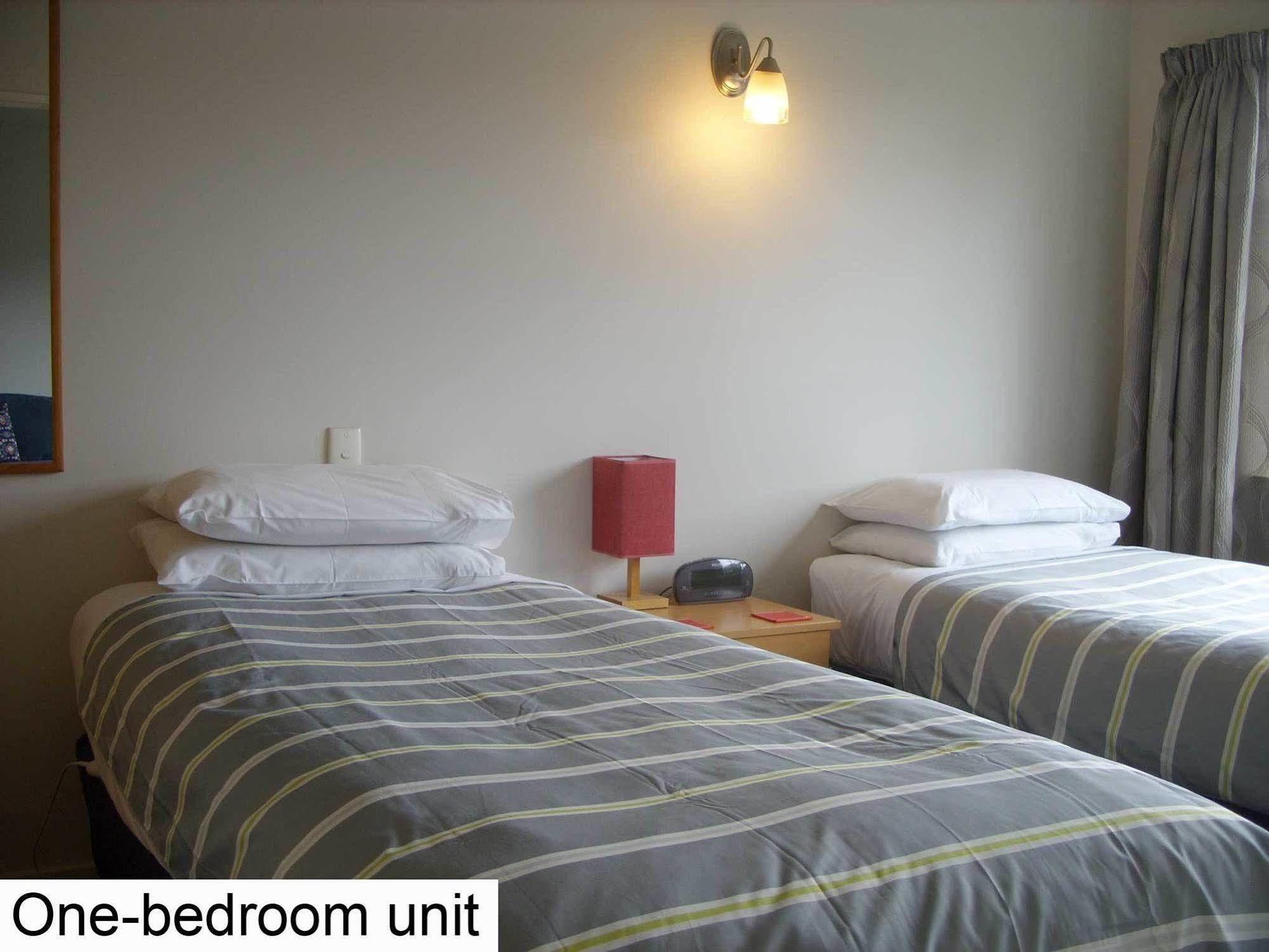 Tudor Court Motel Christchurch Esterno foto