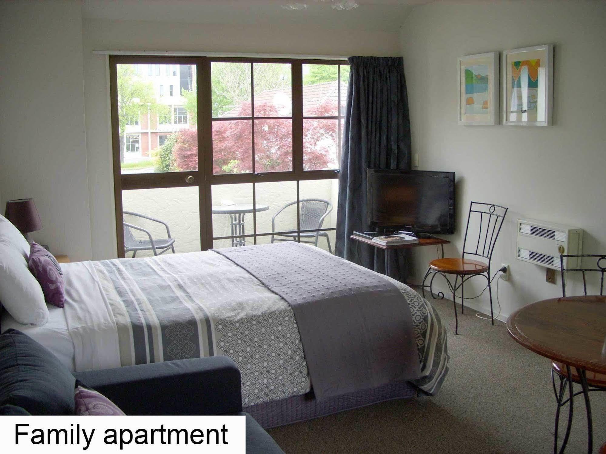 Tudor Court Motel Christchurch Esterno foto